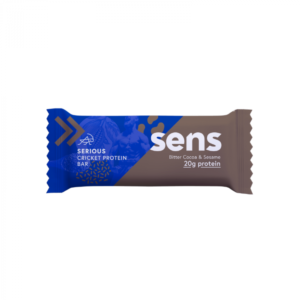 Proteinová tyčinka Serious z cvrččí mouky 60 g sezam v hořké čokoládě - SENS